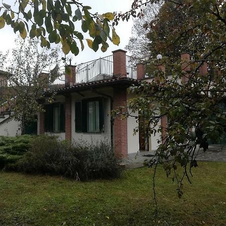 Villa Al Vecchio Pero La Morra Exterior foto